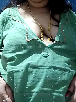 tamilthanushri Adlı Modelin Canlı XXX Sohbeti