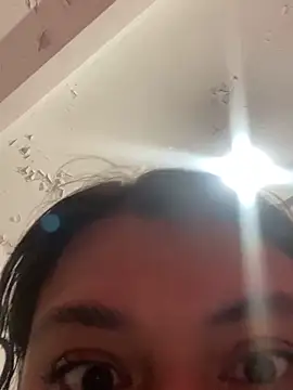 XXX chat uživo modela Maya_Manes