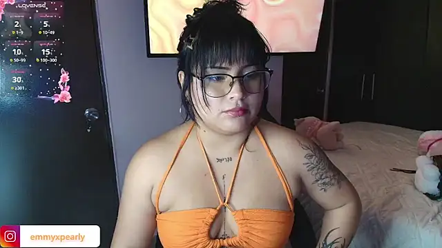 XXX chat uživo modela emyxpearly