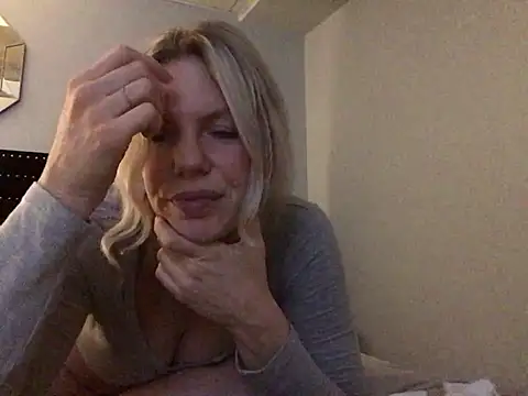 xamber69's Webcam Show