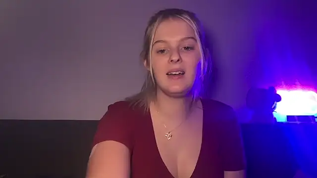 Allylove03 élő XXX-chatje