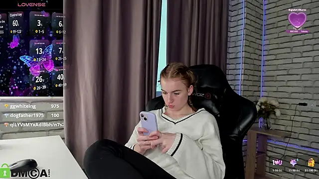 Stacey_Brown élő XXX-chatje