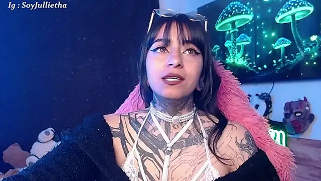 Julls420_'s Live XXX Chat