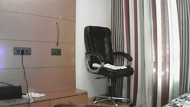 collage_hoty 现场XXX聊天