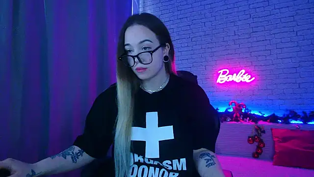 -Stacyy- élő XXX-chatje