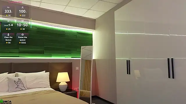 Rina_Red élő XXX-chatje