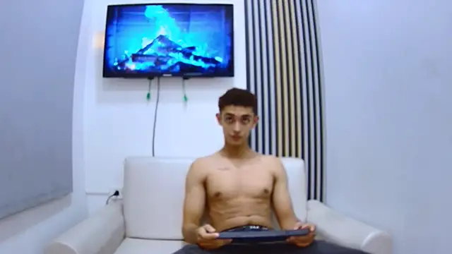 nathan_shimmer Chat XXX in diretta