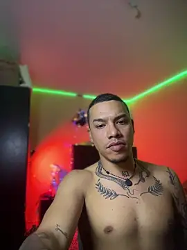 AlphaMasterXxx Chat XXX live