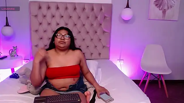 Chat XXX en directo de Kiri_Black_