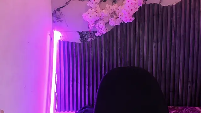 Kitty_Bms_ Chat XXX live