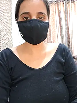 tinaaroraのライブXXXチャット