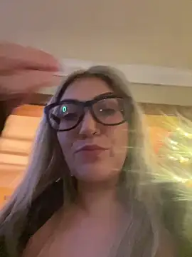 LittleMissEeve লাইভ XXX চ্যাট