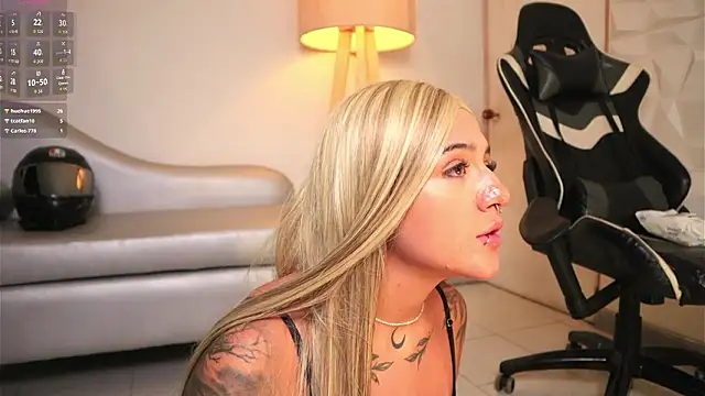 ashleyvalirya live XXX chat