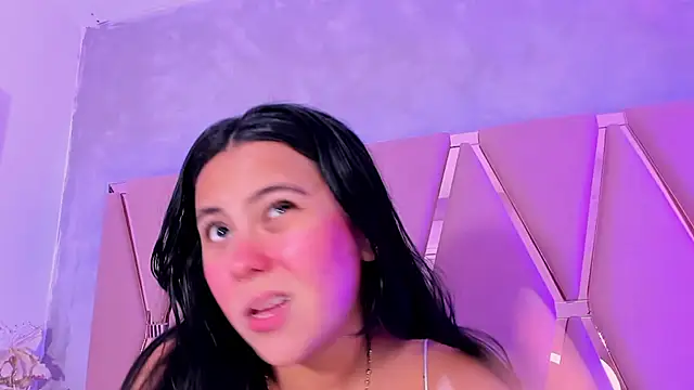 Chat XXX en directo de Emily_Black1