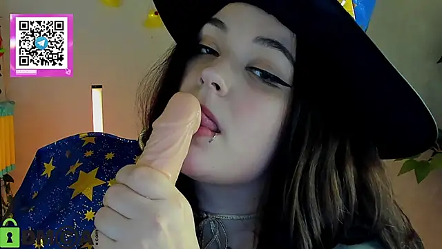 Mia_R0ss Chat XXX in diretta