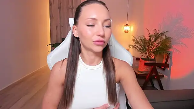 دردشة LilyRaisa الجنسية المباشرة