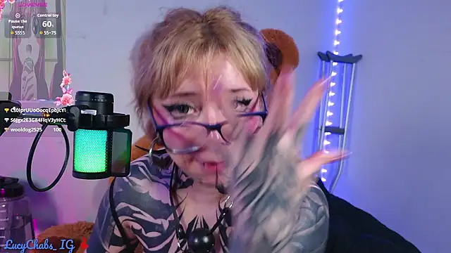 LucyChabs_ live XXX chat