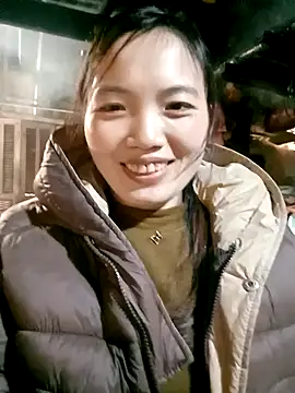 ngan-cute Adlı Modelin Canlı XXX Sohbeti