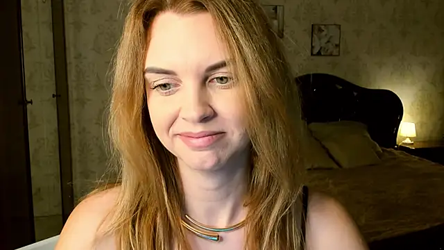 LunaFlinnのライブXXXチャット