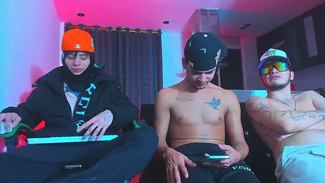 TheBatMansion Adlı Modelin Canlı XXX Sohbeti