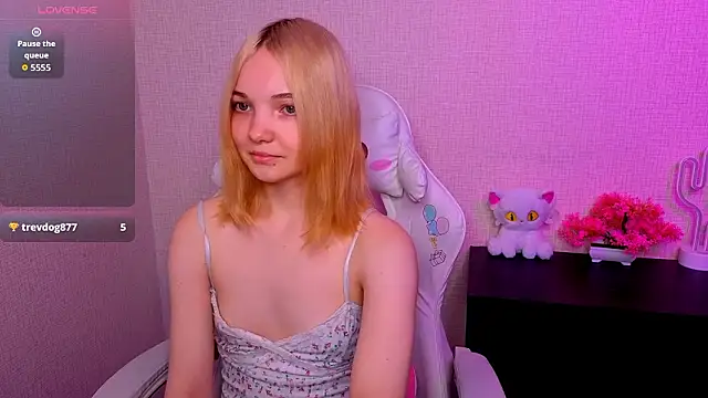 AnimeAlica18's Live XXX Chat