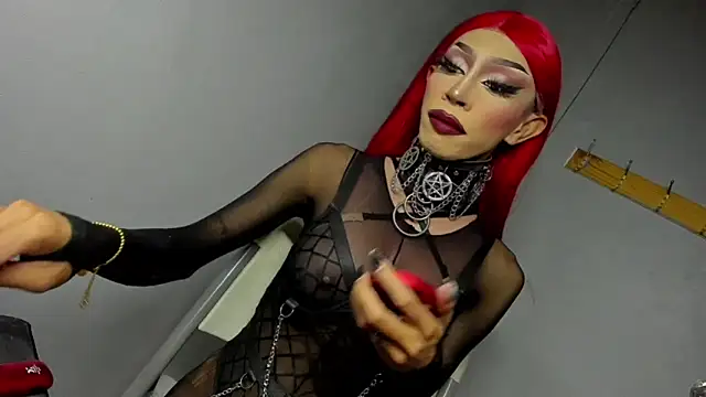 anitacruise: διαδικτυακό σόου στην κάμερα