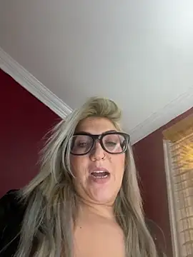 LittleMissEeve's Live XXX Chat