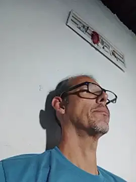 KarameloVzlaのライブXXXチャット