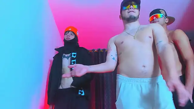 TheBatMansion Show in webcam