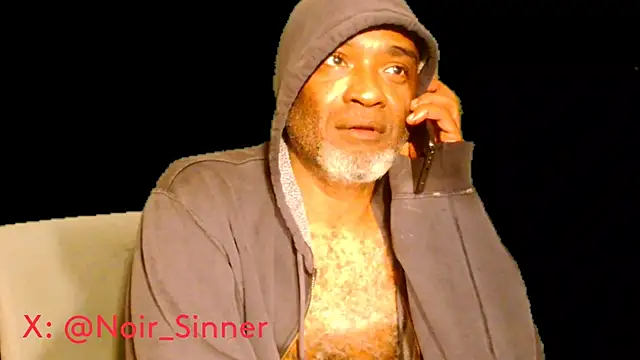 sinnernoir: διαδικτυακό σόου στην κάμερα