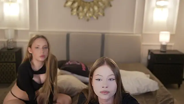 Esmie_Smile Adlı Modelin Canlı XXX Sohbeti