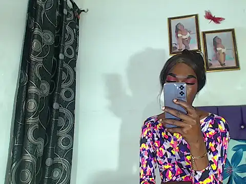 KandyHot_ Adlı Modelin Canlı XXX Sohbeti