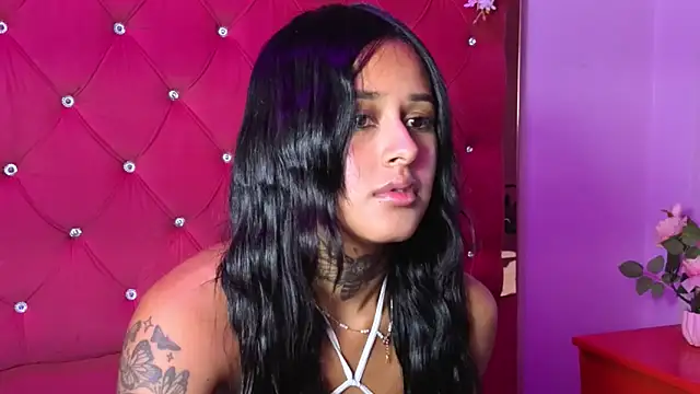 milly_printn Live XXX chat