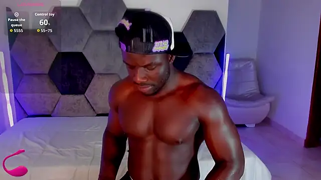 Latrellx7 网络视讯表演