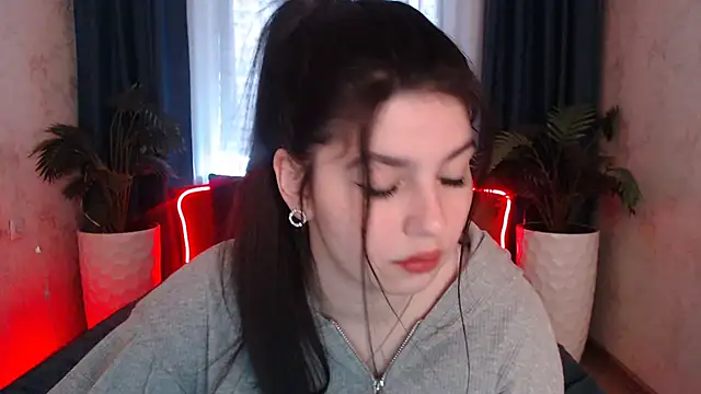 Вебкам-шоу KisaModel