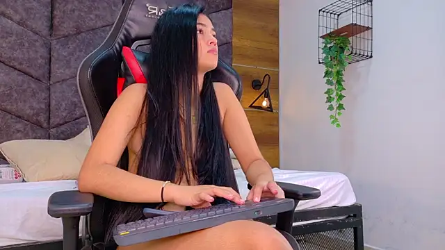 EmmaLou__のライブXXXチャット