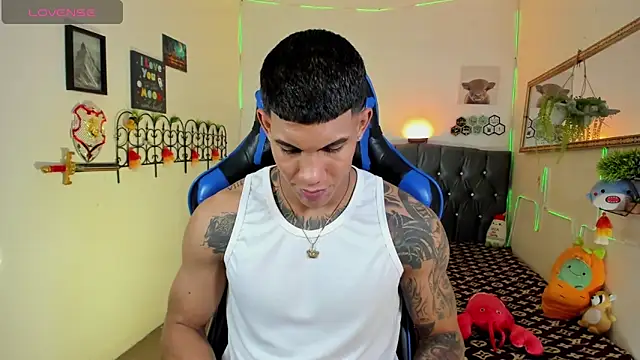 Damian_latinxxx Adlı Modelin Web Kamerası Şovu