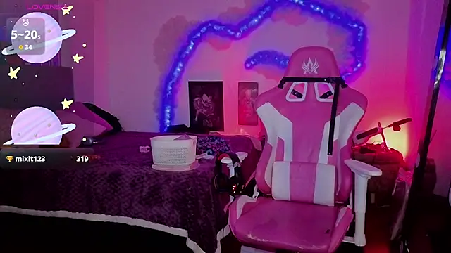 larah_uwun Live XXX chat