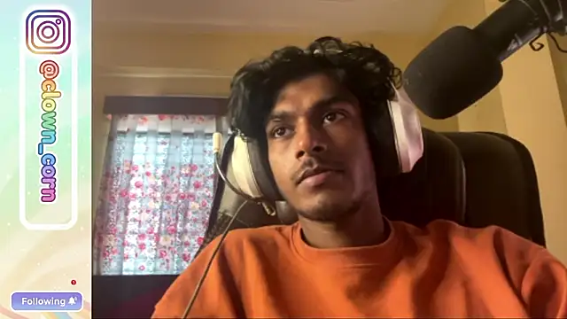 RavenKisses: διαδικτυακό σόου στην κάμερα