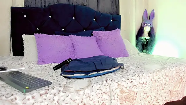 lesly_xx Show in webcam