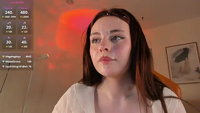 rina_kitten Show in webcam