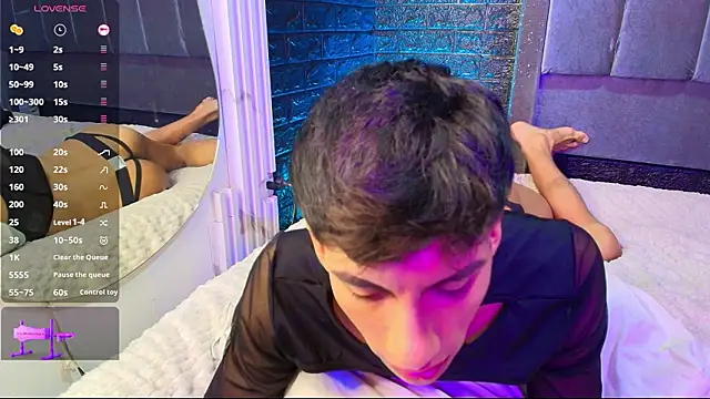 Chat +18 de Erick_Velveth ao vivo