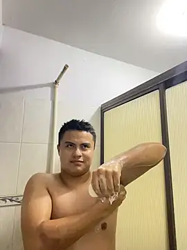 Chat +18 de andresmahecha777 ao vivo