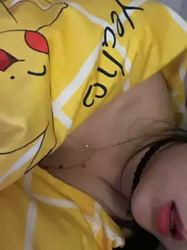 ruiki666: διαδικτυακό σόου στην κάμερα