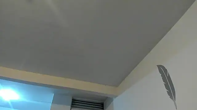 mis-violetha: онлайн-секс-чат