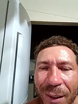 RobertoLuiz84 Live XXX Chat