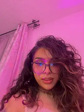 Chat +18 de Samantha_Bernardo ao vivo