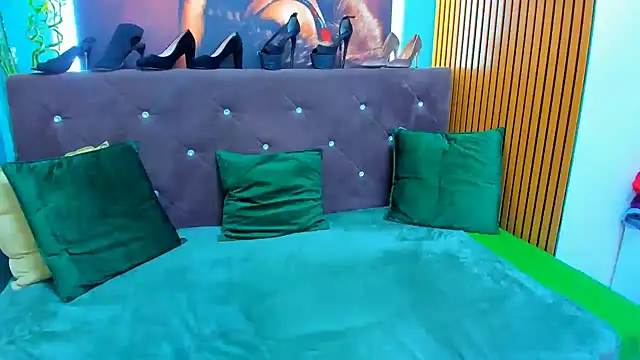 Онлайн чат XXX LauraSiin