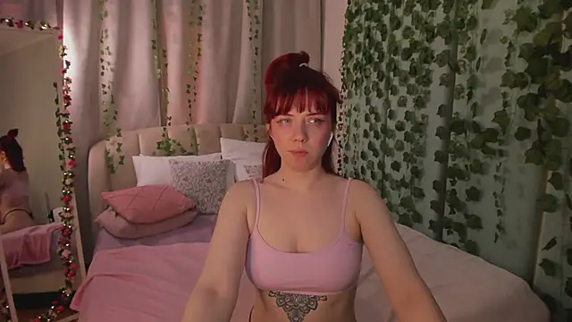 Love_is_Lola Live XXX Chat