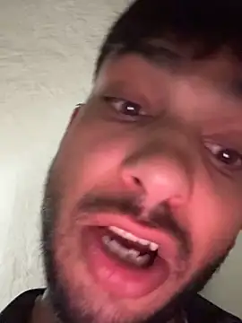 Pertunjukan Kamera Web Gipsyboysteve